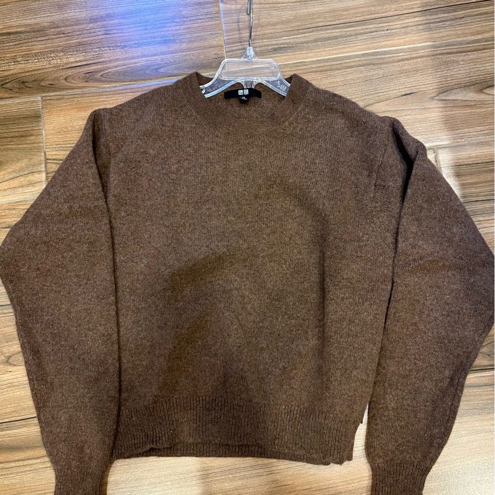 Uniqlo sweater (small) brown and light gray